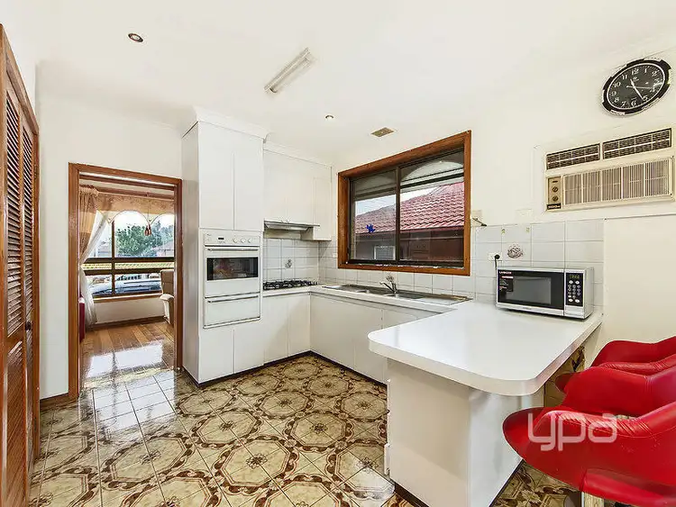Fifth view of Homely house listing, 7 Harcourt Avenue, St Albans VIC 3021