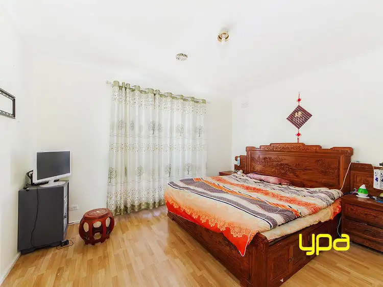 Sixth view of Homely house listing, 1 Toora Court, St Albans VIC 3021