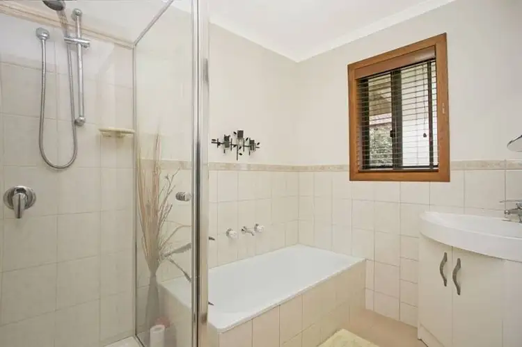 Sixth view of Homely house listing, 2 Solomon Court, Sunbury VIC 3429