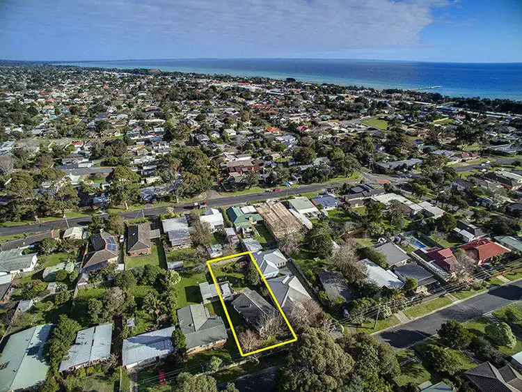 12 Kennington Road, Rosebud VIC 3939