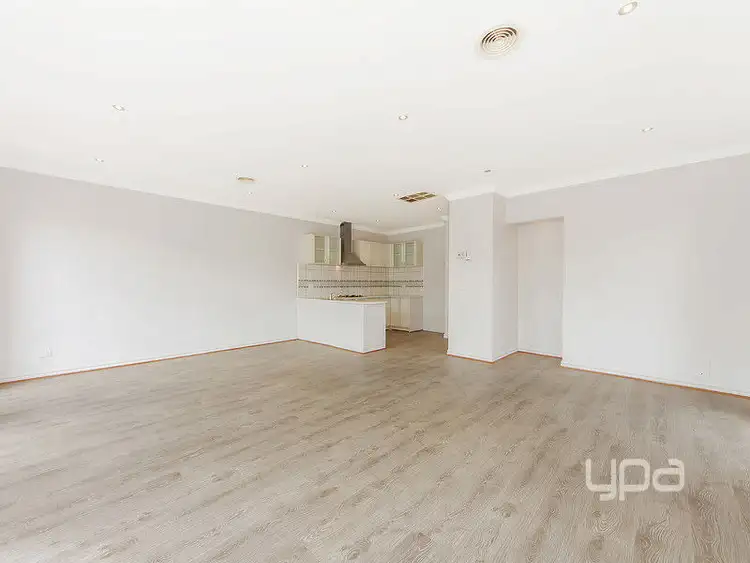 Fifth view of Homely unit listing, 2/28 Elizabeth Street, St Albans VIC 3021