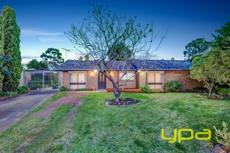 2 Ascot Place, Melton West VIC 3337