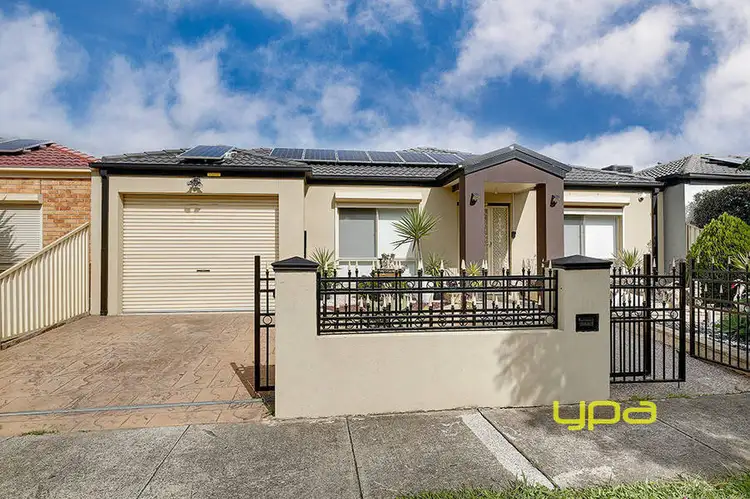 105 Hayfield Road, Roxburgh Park VIC 3064