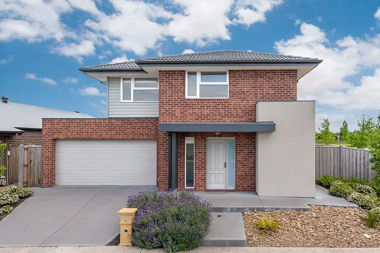 6 Trillium Blvd, Mickleham VIC 3064