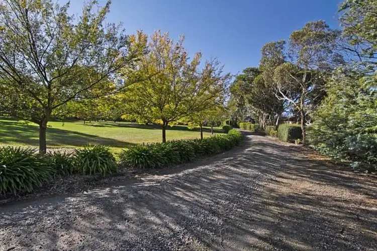 50 Nambour Drive, Sunbury VIC 3429