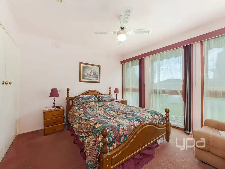 Fifth view of Homely house listing, 6 Charlbury Grove, St Albans VIC 3021