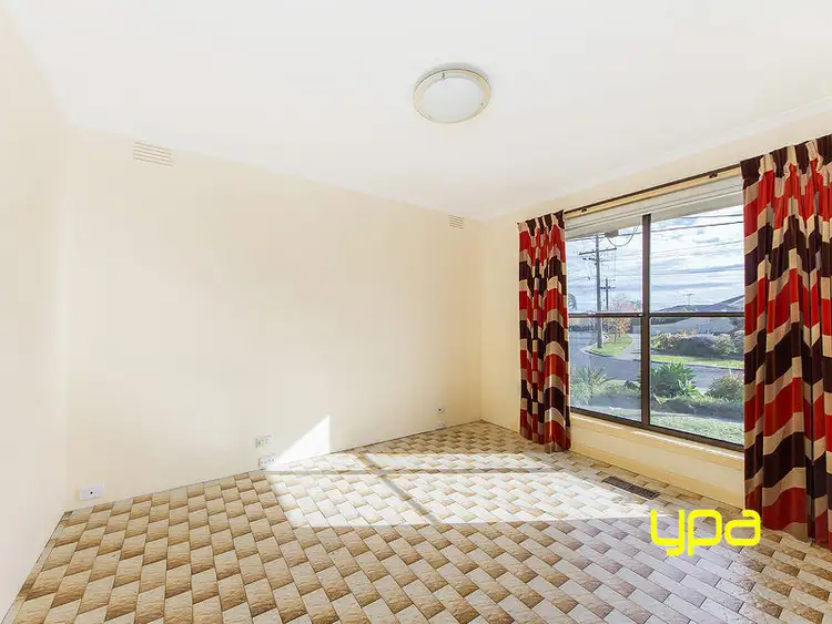 Seventh view of Homely house listing, 10 Coliban Court, St Albans VIC 3021