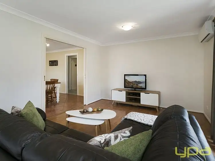 Second view of Homely house listing, 10 Solomon Court, Sunbury VIC 3429