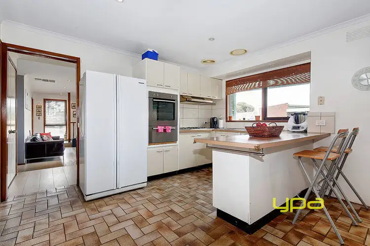 Fourth view of Homely house listing, 3 Goya Court, Gladstone Park VIC 3043