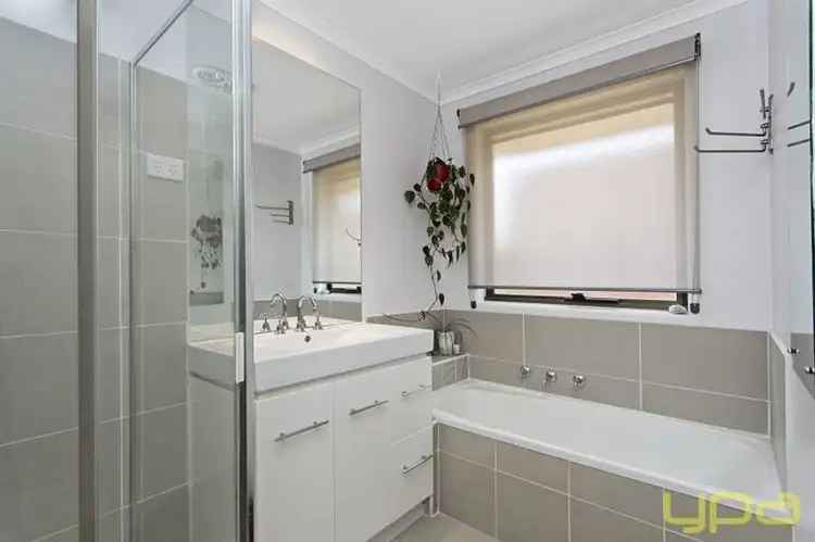 Sixth view of Homely house listing, 4 Isaacs Close, Sunbury VIC 3429