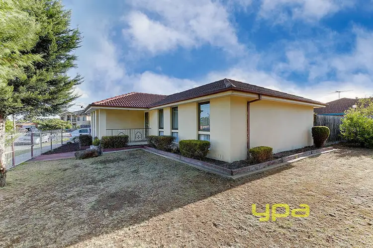 Second view of Homely house listing, 2 Greta Court, Broadmeadows VIC 3047