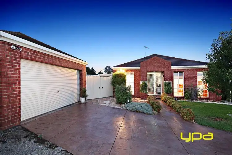 8 Tonelli Place, Burnside VIC 3023