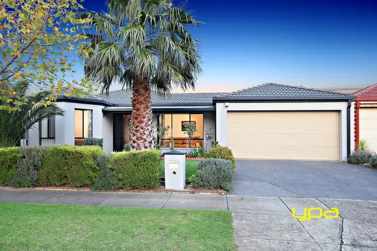Main view of Homely house listing, 5 Earlington Boulevard, Burnside VIC 3023