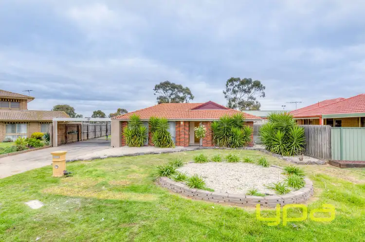 12 Grenville Place, Melton West VIC 3337