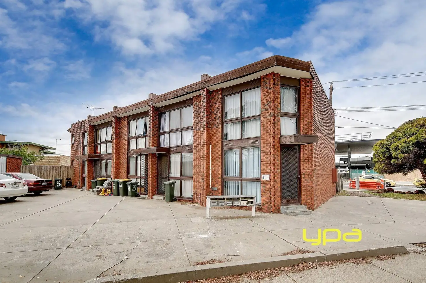 Main view of Homely townhouse listing, 1/31 Marsden Crescent, St Albans VIC 3021