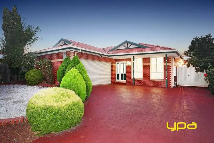 1 Strzelecki Court, Taylors Lakes VIC 3038
