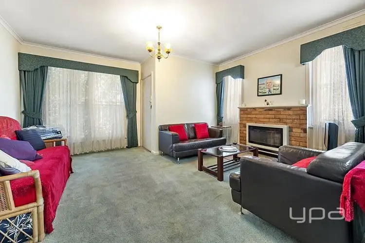 Fifth view of Homely house listing, 2 Ash Court, Glenroy VIC 3046