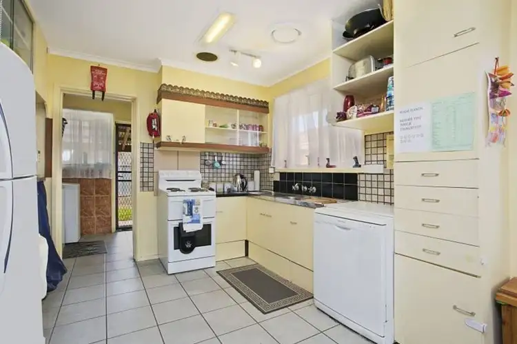 Third view of Homely house listing, 10 Lindsay Avenue, Sunbury VIC 3429