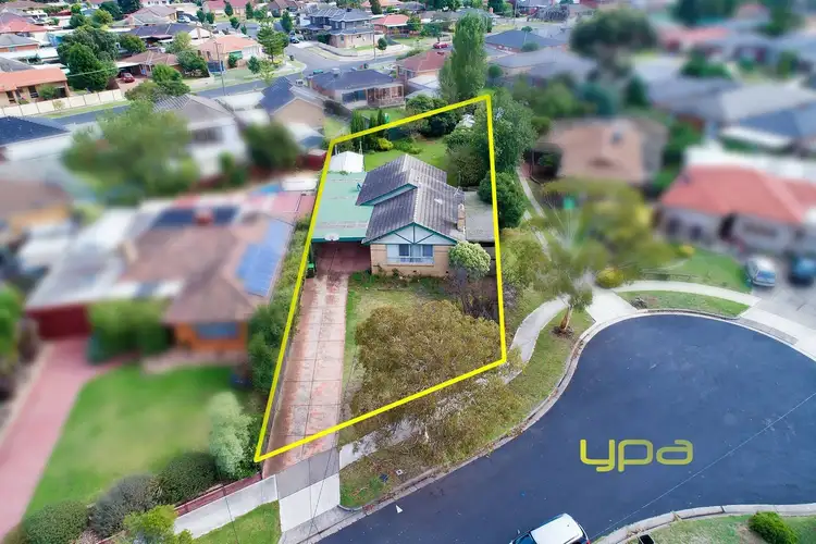 Second view of Homely house listing, 5 Eve Court, Craigieburn VIC 3064