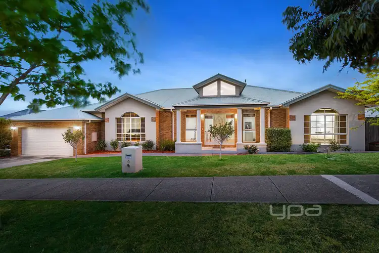 6 Canterbury Avenue, Sunbury VIC 3429