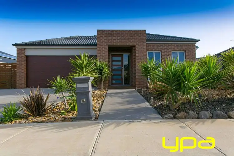 7 Oakpark Drive, Melton West VIC 3337