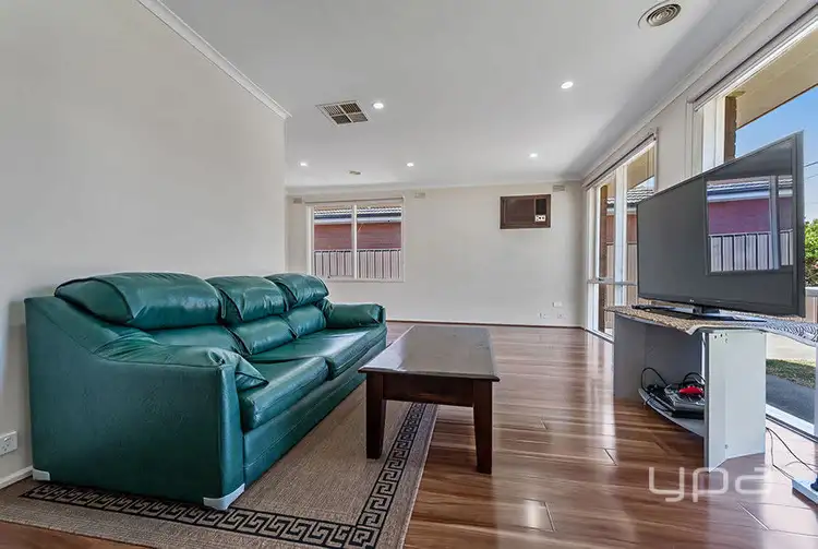 Fifth view of Homely house listing, 1 Bee Court, Craigieburn VIC 3064