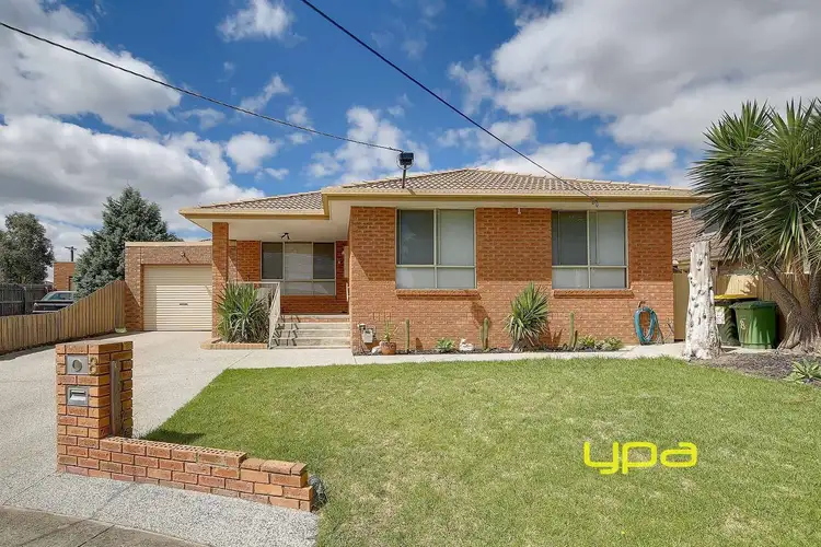 1/8 Seville Court, Meadow Heights VIC 3048