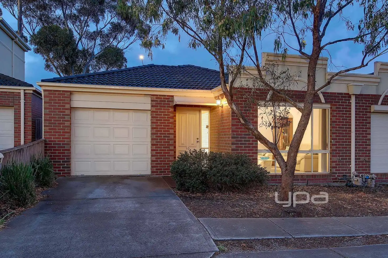 Main view of Homely unit listing, 10 Sarkis Mews, Hillside VIC 3037