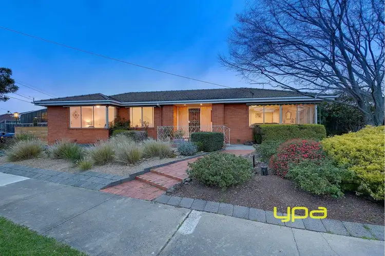 1 Greenacre Grove, Gladstone Park VIC 3043