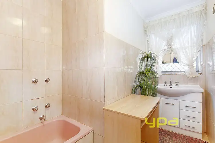 Fifth view of Homely house listing, 132 Dallas Drive, Dallas VIC 3047