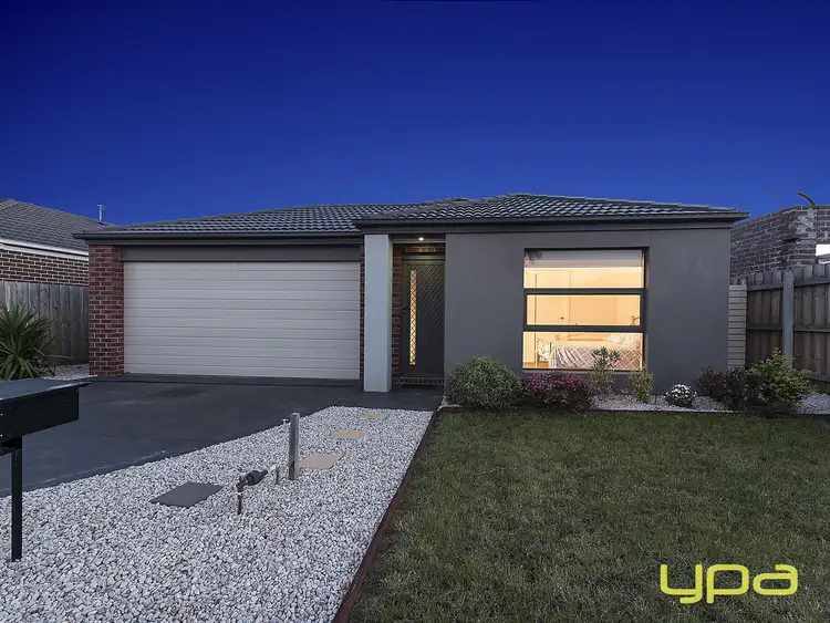 21 Carramar Drive, Melton West VIC 3337