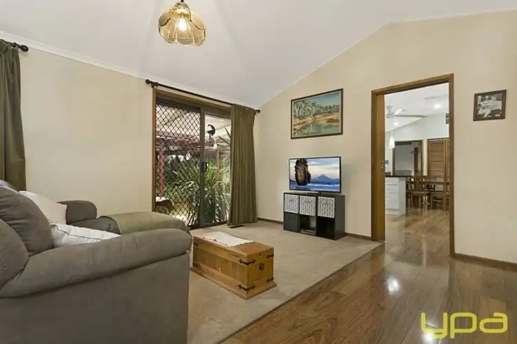 Third view of Homely house listing, 2 Teal Court, Sunbury VIC 3429