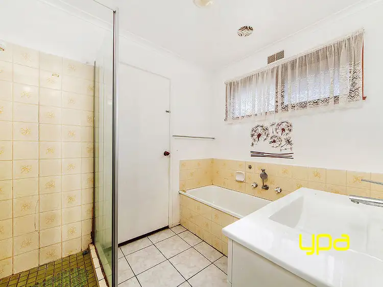 Seventh view of Homely house listing, 1 Toora Court, St Albans VIC 3021