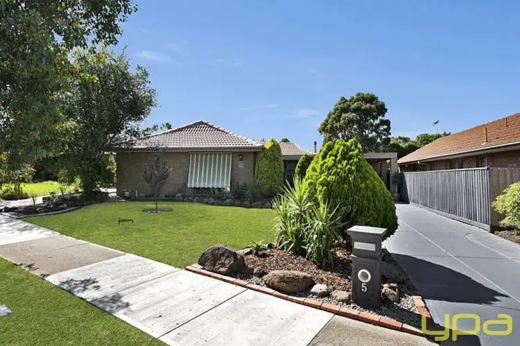 5 Scullin Court, Sunbury VIC 3429