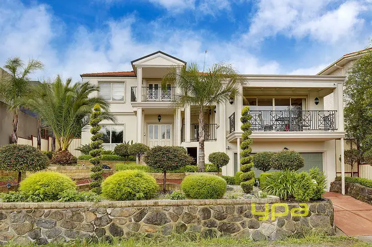 16 Douglas Mawson Drive, Roxburgh Park VIC 3064