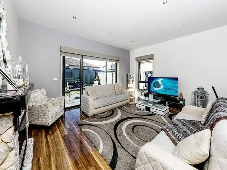 Sixth view of Homely house listing, 32 Saltbush Crescent, Craigieburn VIC 3064
