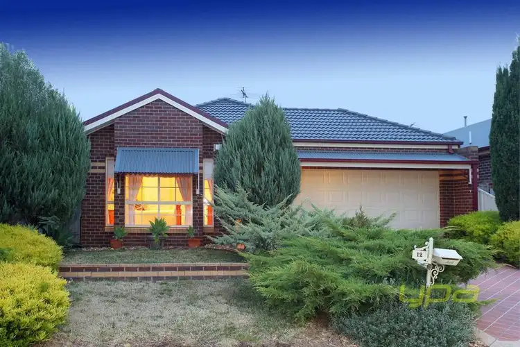 12 Macedon Close, Caroline Springs VIC 3023