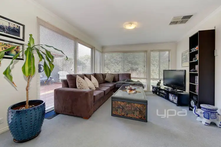 Third view of Homely house listing, 5 Farnham Court, Craigieburn VIC 3064