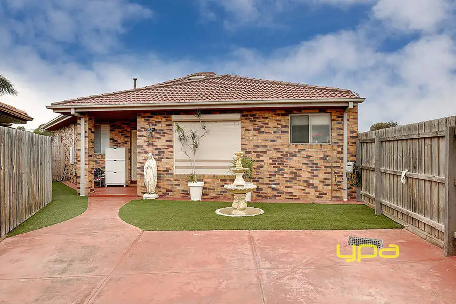 Main view of Homely unit listing, 2/22 Gobur Court, Meadow Heights VIC 3048