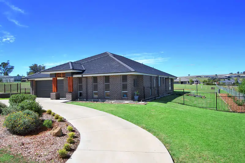 7 Stringybark Road, Tamworth, NSW 2340, 4 ਕਮਰੇ, 2 ਬਾਥਰੂਮ, House